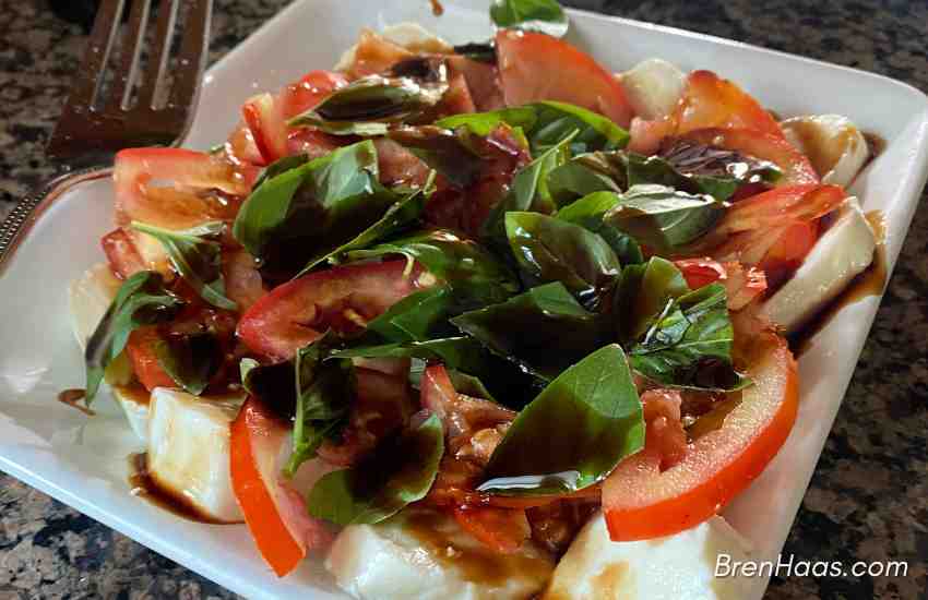 Easy Caprese Salad with Dressing