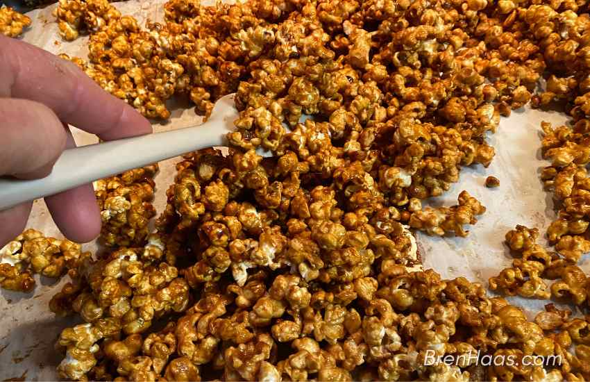 Easy to Make Carmel Popcorn