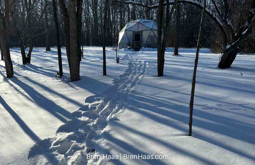 walk to dome in snow winter